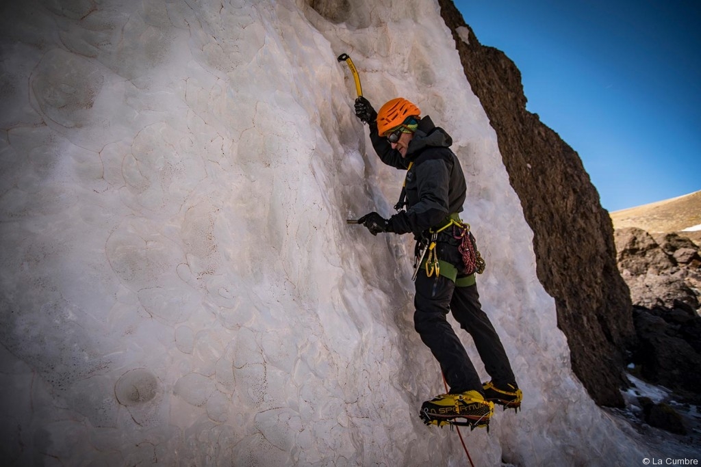 Cómo colocar los tornillos de hielo